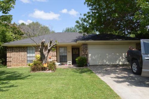 606 Crestridge Ct, Decatur, TX 76234-1274