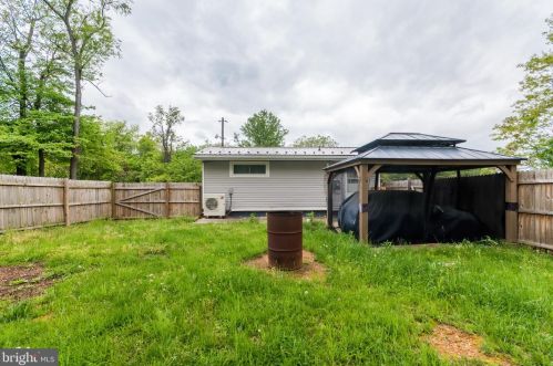 26 Raging River Rd, Falling Waters WV  25419-4247 exterior