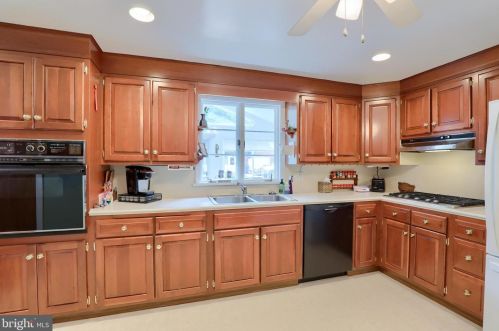 1631 Sunset Ave, Lancaster PA  17601-4355 exterior