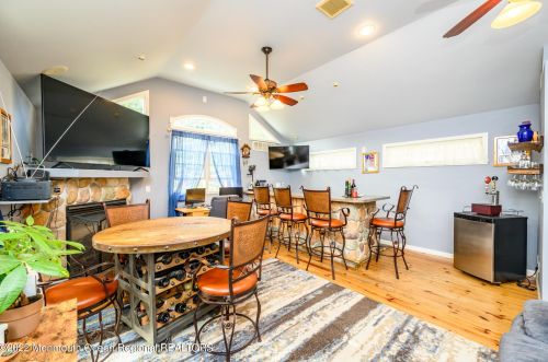 177 Ocean Ave, Middletown NJ 07748-5664 exterior