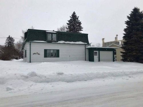 415 B Ave, Mapes, ND 58344-7401