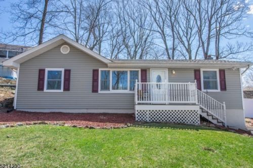 46 Broadway, Hopatcong, NJ 07843-1148