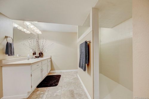 8754 Phillips Pl, Englewood CO 80112-3350 exterior