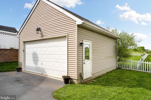 200 Colston Rd, Charles Town WV  25414-5493 exterior