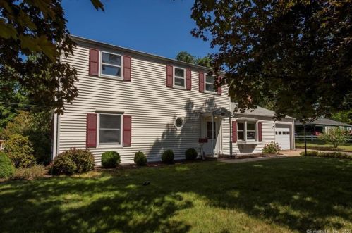 7 Curtis Rd, Glastonbury, CT 06033-2950