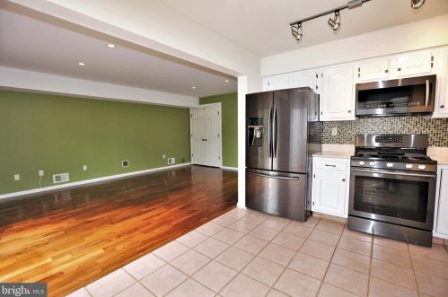 24 Dorset Ct, Princeton NJ  08540-7054 exterior