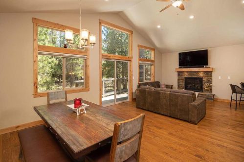 12905 Northwoods Blvd, Truckee, CA 96161-6346