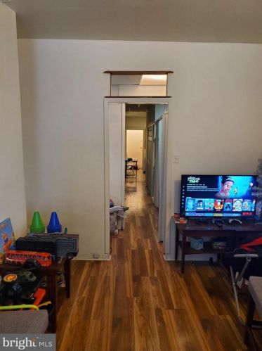 1465 53rd St, Philadelphia, PA 19143-4903