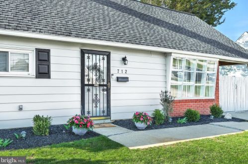 712 Fireside Rd, York, PA 17404-1982