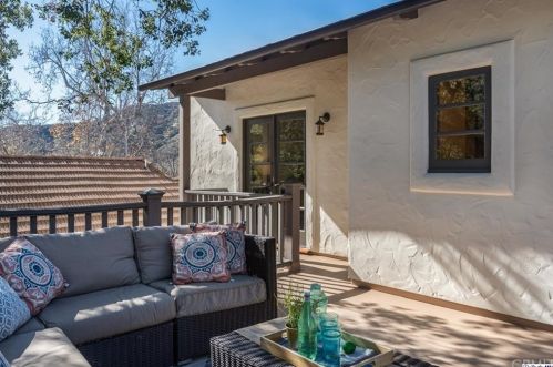 1932 Montecito Dr, Glendale CA  91208-1822 exterior