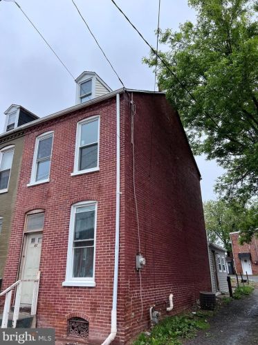 42 Liberty St, Lancaster, PA 17602-1952