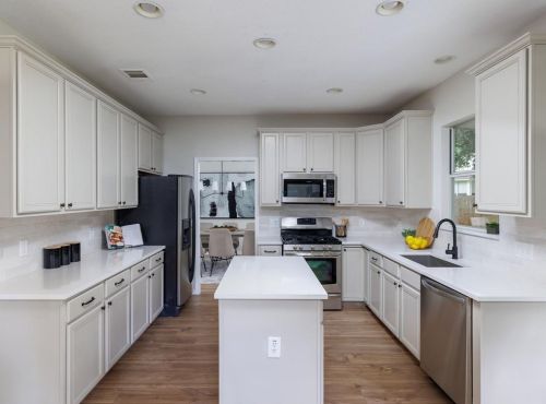 109 Hideaway Cv, Georgetown, TX 78628-8248