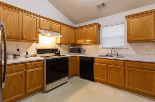 1909 Owens Trl, Rex GA 30273-1080 exterior