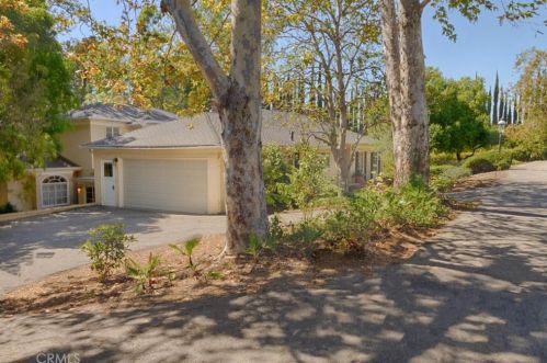 1628 La Loma Dr, Santa Ana CA 92705-3078 exterior