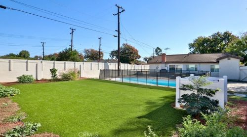 1555 Kimberly Ave, Anaheim CA  92802-2707 exterior