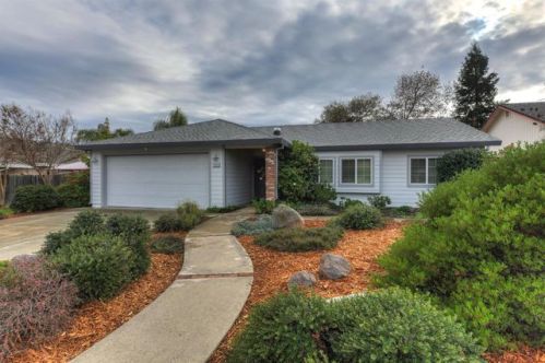 8252 Oakenshaw Way, Citrus Heights, CA 95662-2956