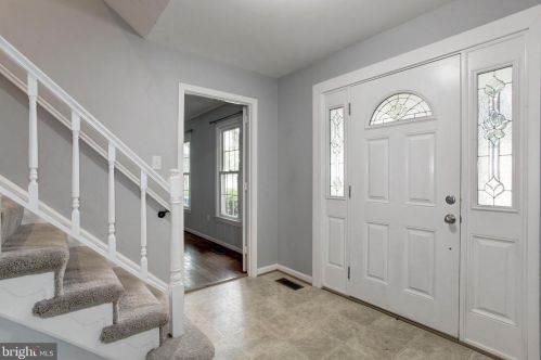 8004 Rivermont Ct, Springfield VA  22153-2738 exterior