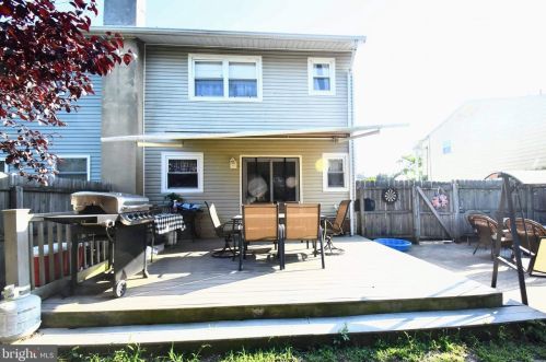 803 Laurel St, Lakehurst, NJ 08733-2707