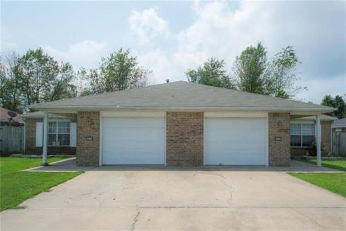 3015 Yorkshire Cir, Springdale, AR 72764-2818