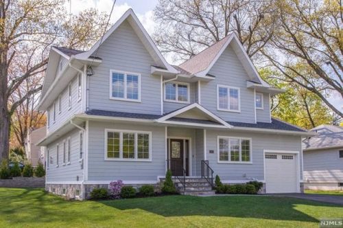 118 Forest Rd, Ridgewood, NJ 07452-1913