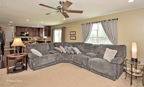 1690 Rockport Rd, Pingree Grove IL  60140-9062 exterior