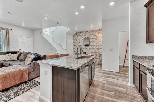 21543 59th Pl, Denver CO  80019-6614 exterior