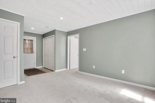 112 Algonquin Trl, Hedgesville WV  25427-5568 exterior