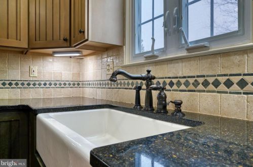 1609 Mithering Ln, Silver Spring MD 20905-7045 exterior