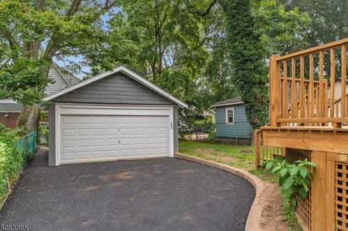 122 Midland Blvd, Maplewood NJ 07040-1809 exterior