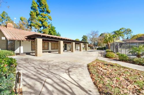 2730 Monroe St, Riverside CA  92504-4234 exterior