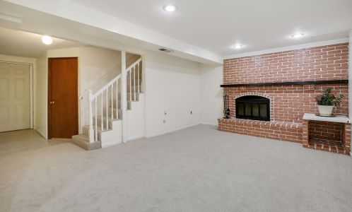 656 17th Ave, Saint Paul MN  55112-6523 exterior