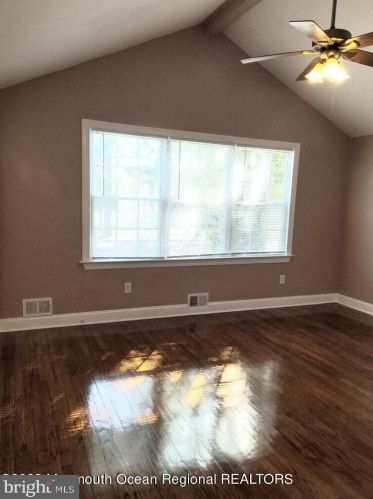 1746 Hillwood Rd, Lacey, NJ 08731-3935