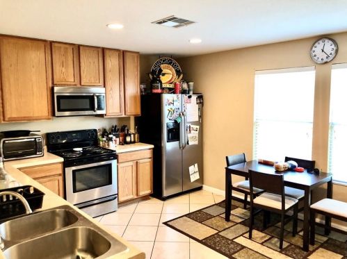 1412 Anise Dr, Austin TX  78741-7526 exterior