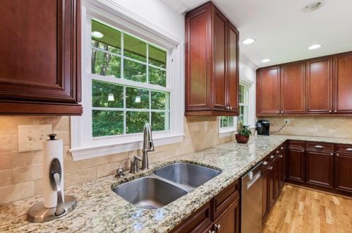 6879 Lockridge Dr, Atlanta GA  30360-1514 exterior