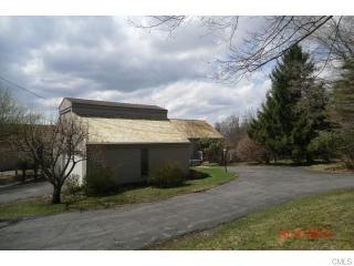 173 Bch Hl Rd, Bridgewater CT  06752-1701 exterior