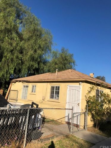 18850 Lynwood St, Bloomington, CA 92316-2205