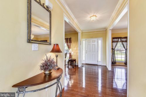 15549 Allaire Dr, Gainesville, VA 20155-4862
