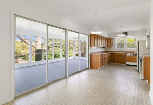 448 Westwood Dr, Minneapolis MN  55422-5272 exterior