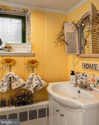 585 Warwick Rd, Haddonfield NJ 08033-3845 exterior