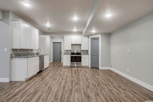 2712 Mt Jordan Rd, Sandy UT 84092-3380 exterior