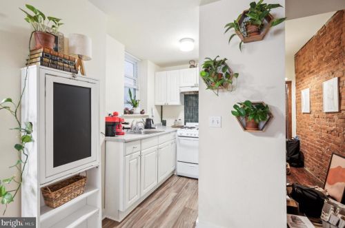 1419 4 St, Philadelphia PA 19147-0059 exterior