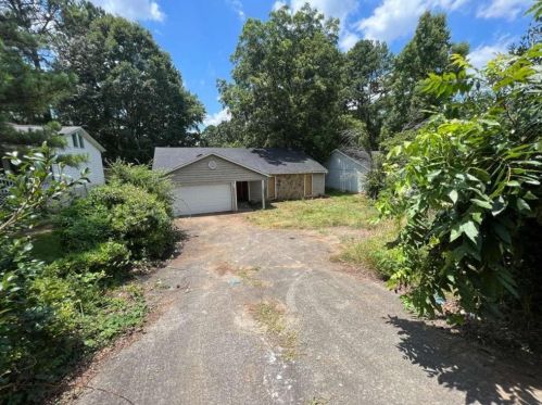 2073 Phillips Rd, Lithonia, GA 30058-8913