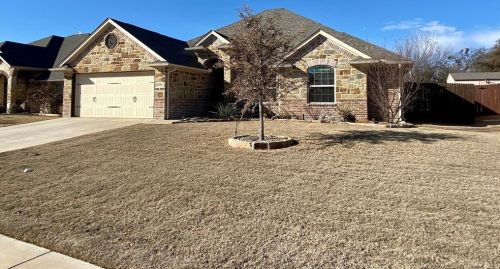 106 Donna Cir, Granbury, TX 76049-7492