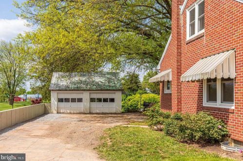 767 Glenwood Dr, Ephrata, PA 17522-9360