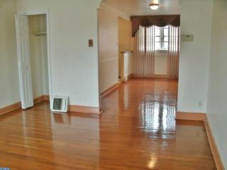 6513 Walker St, Philadelphia PA  19135-2610 exterior