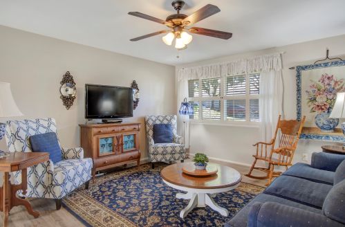 1670 Carmel Cir, Upland, CA 91784-1705