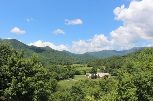 141 Brandy Run Ln, Rabun Gap, GA 30568-1739