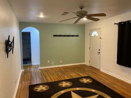 5901 Circular Dr, Fort Worth, TX 76117-2810