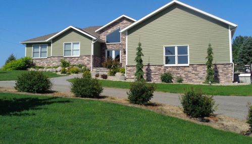 1013 Adam Ave, Montevideo, MN 56265-8740