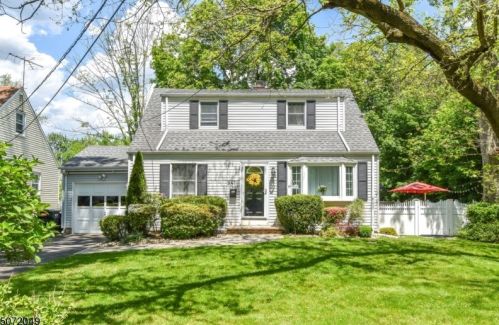 541 Cicilia Pl, Scotch Plains, NJ 07076-1615